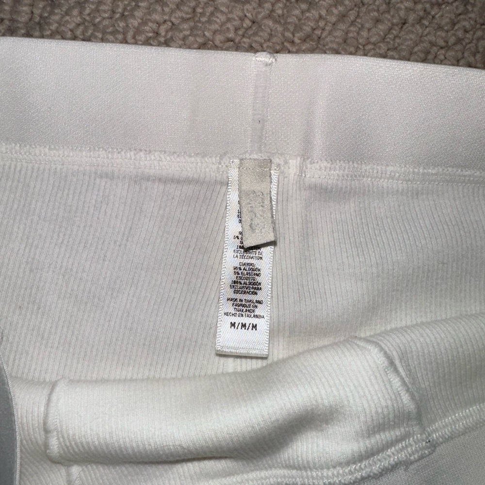 Skims Cotton Rib Boxer Short - Picture 2 of 4